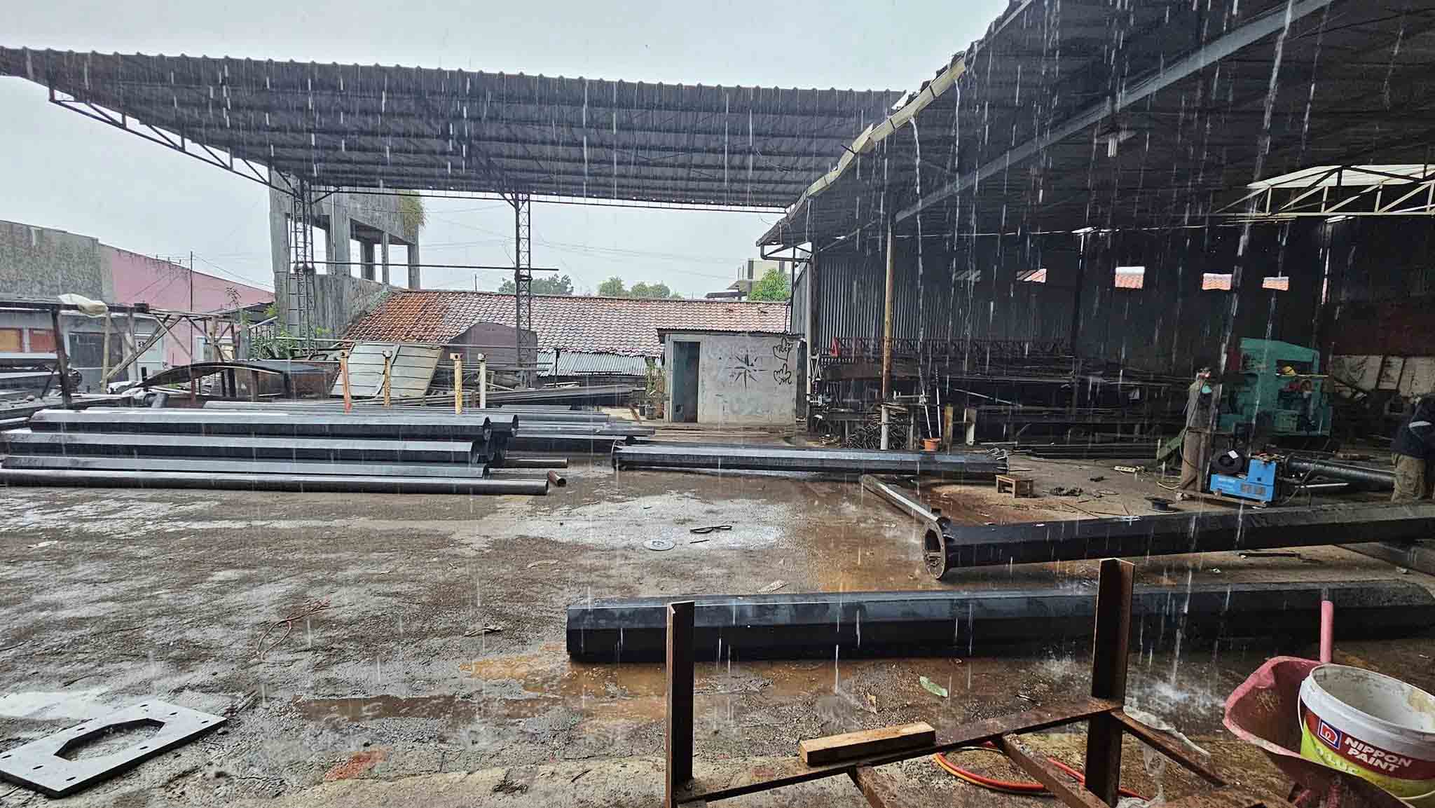 Pabrik_monopole_hexagonal5